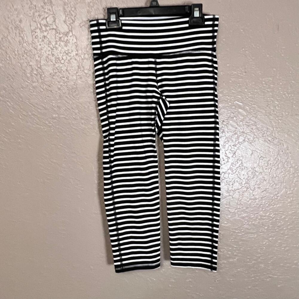 Athleta cropped leggings black white stripe small